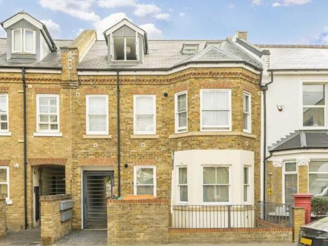 Flat for rent in Chiswick, Greater London