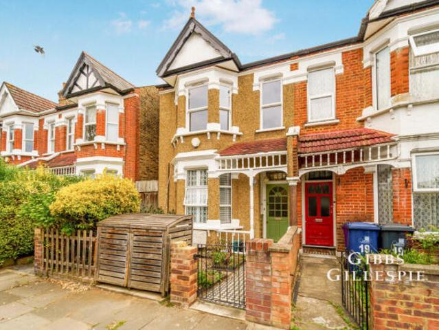 Flat for rent in Cat Hill
