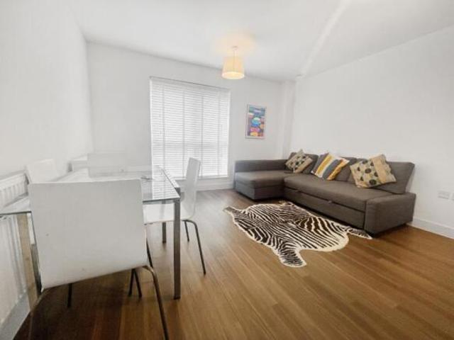 Flat for rent in Cat Hill