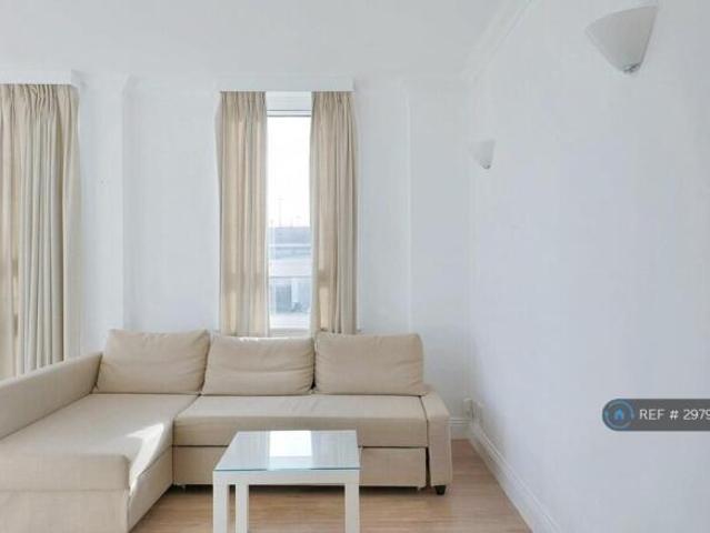 Flat for rent in Cat Hill
