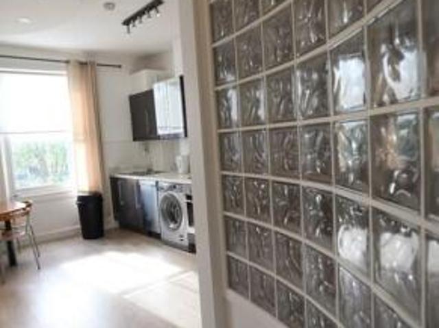 Flat for rent in Cat Hill