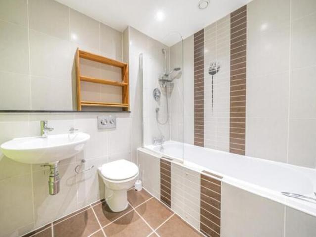 Flat for rent in Cat Hill