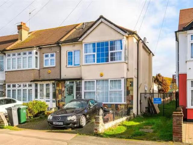 House for rent in Chingford Mount, Highams Park