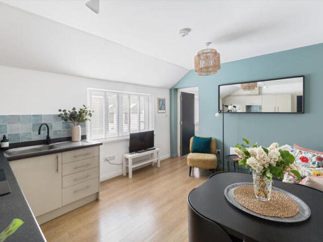 Flat for rent in Plasnewydd, Falcon Lodge