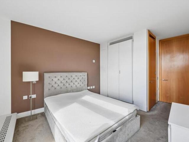 Flat for rent in Cat Hill