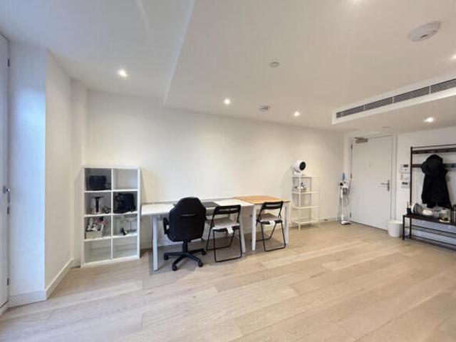 Flat for rent in Cat Hill