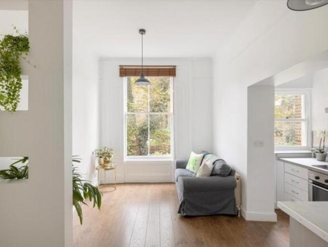 Flat for rent in Cat Hill
