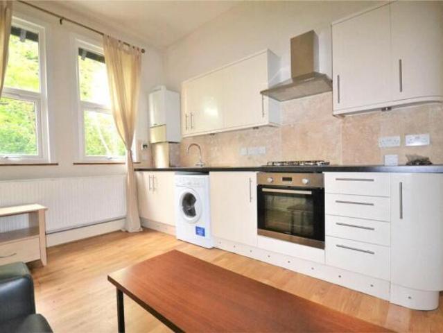Flat for rent in Cat Hill