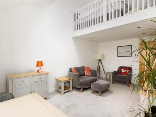 House for rent in Werneth, Pendock