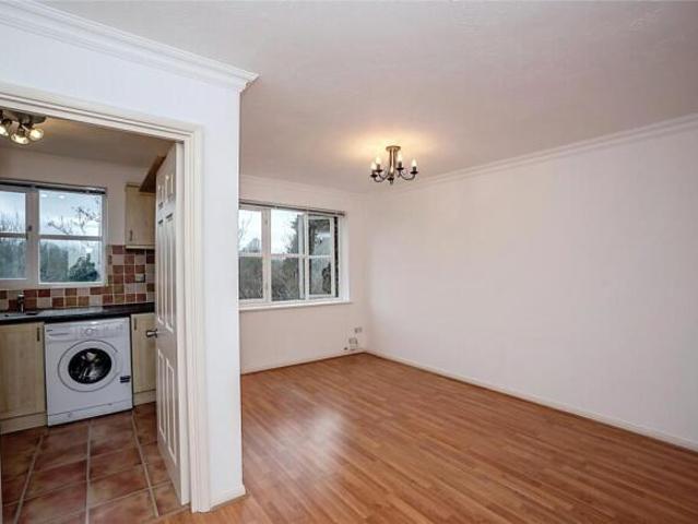 Flat for rent in Cat Hill