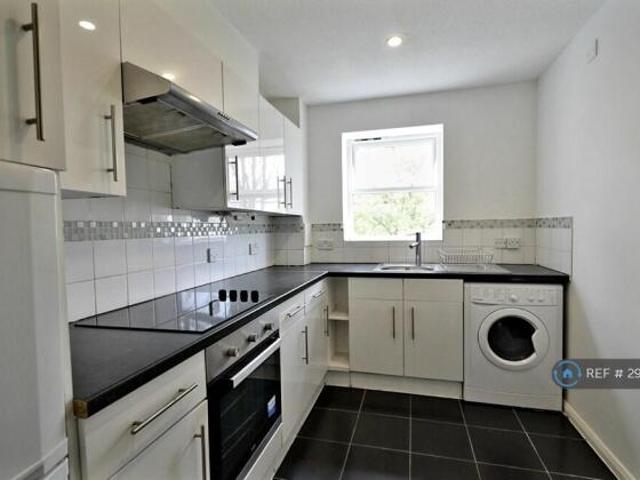 Flat for rent in Cat Hill