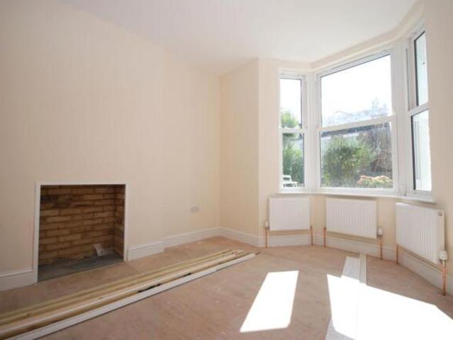 Flat for rent in Cat Hill