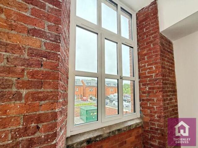 Flat for rent in Lee Bank, Greater Manchester