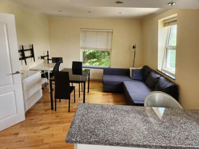 Flat for rent in Cat Hill