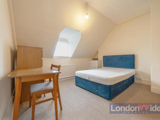 Flat for rent in Ealing, Greater London