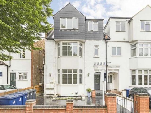 Flat for rent in Greater London