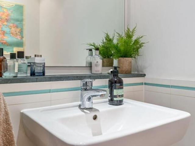 Flat for rent in Chalk Farm, Greater London