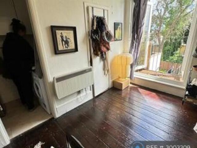 Flat for rent in Cat Hill