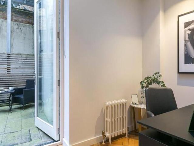 Flat for rent in Cat Hill