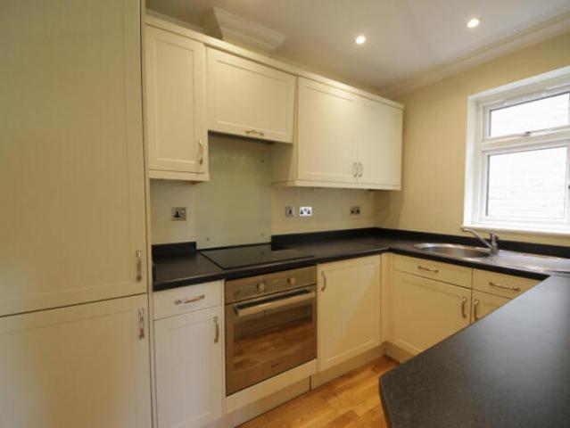 Flat for rent in Winchmore Hill, Palmers Green