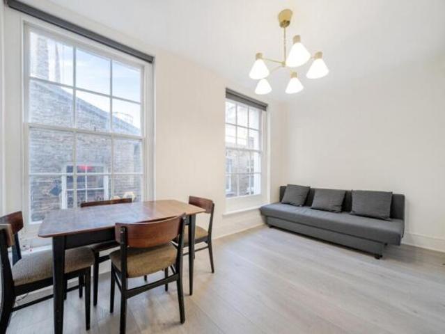 Flat for rent in Aldgate, Lyons