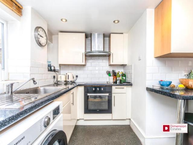 Flat for rent in Highbury, Greater London