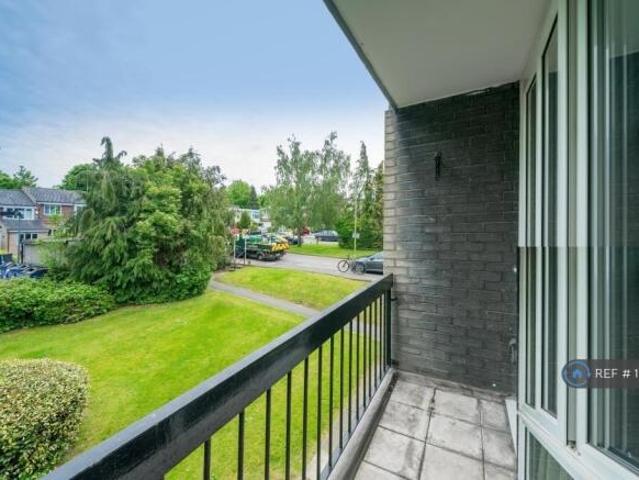 Flat for rent in Cat Hill