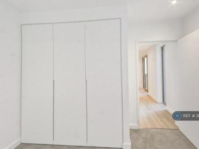 Flat for rent in Cat Hill