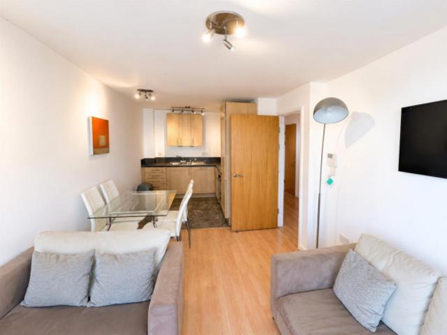 Flat for rent in South Lane, West Yorkshire