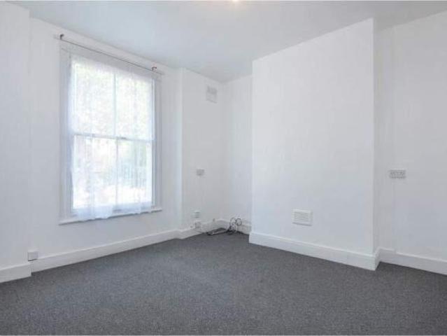 Flat for rent in Cat Hill
