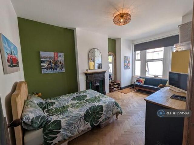 Flat for rent in Cat Hill