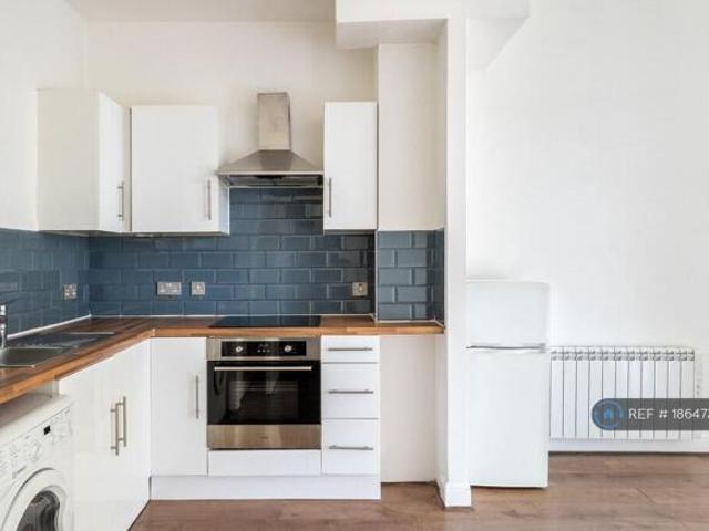 Flat for rent in Cat Hill