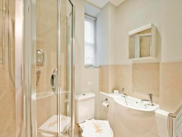 Flat for rent in Cat Hill
