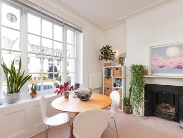 Flat for rent in Cat Hill