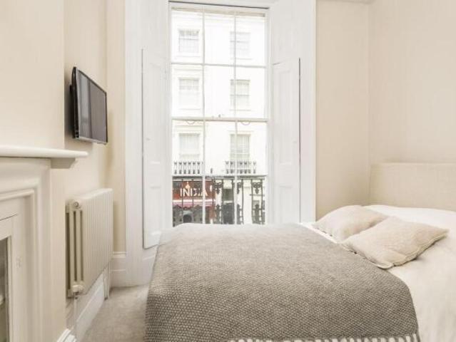 Flat for rent in Cat Hill