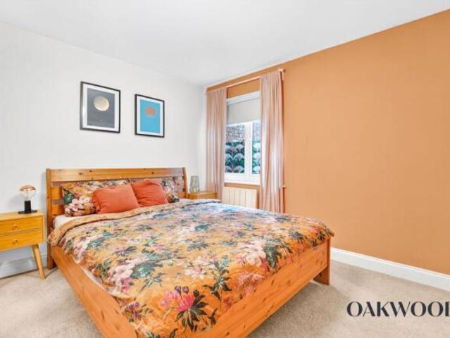 Flat for rent in Cat Hill