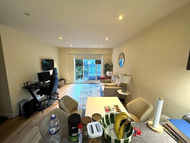 Flat for rent in Colindale