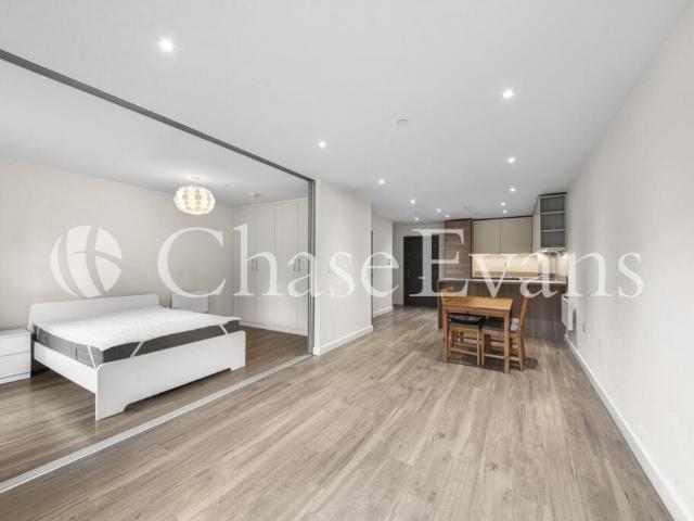 Flat for rent in Colindale