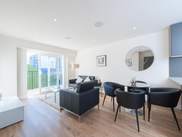 Flat for rent in Colindale