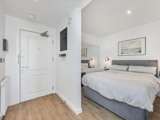 Flat for rent in Cat Hill