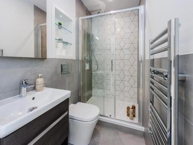 Flat for rent in Cat Hill