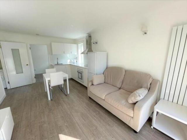 Flat for rent in Osney, The Slade