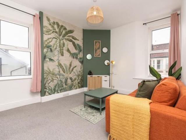 Flat for rent in Bishopston, Feckenham