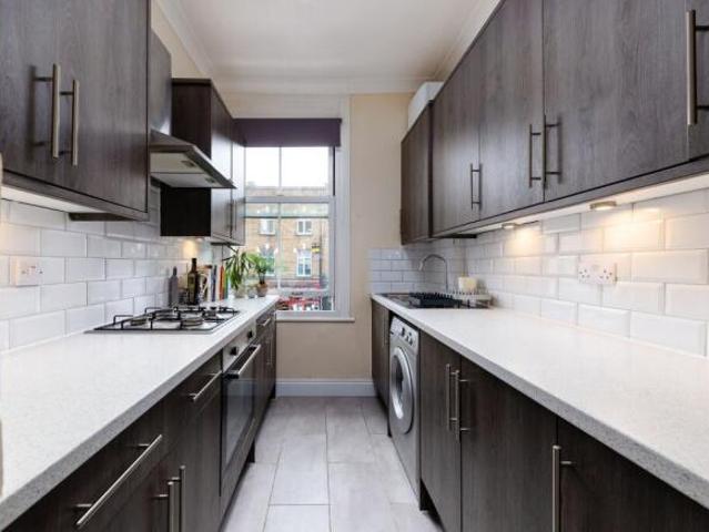 Flat for rent in Cat Hill