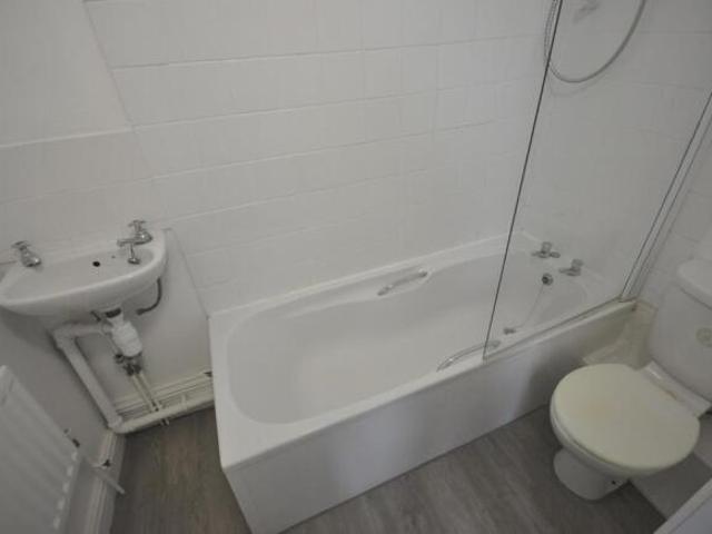 Flat for rent in Black Bourton, Oxfordshire