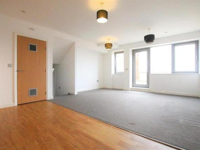 Flat for rent in Semilong, Northampton