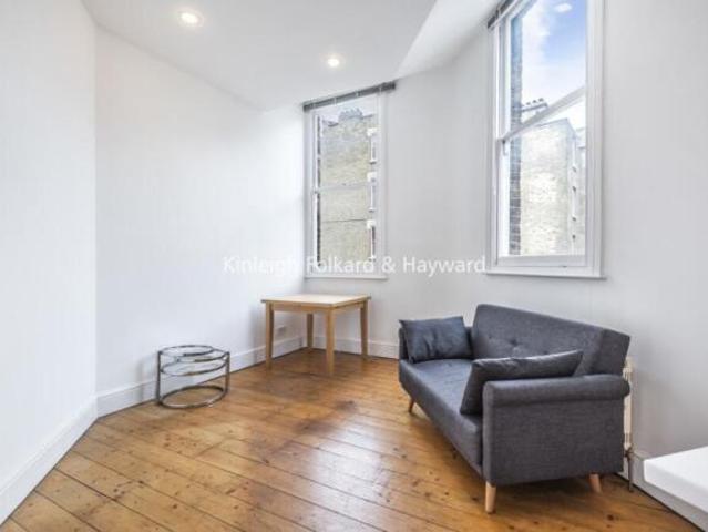 Flat for rent in Cat Hill, England