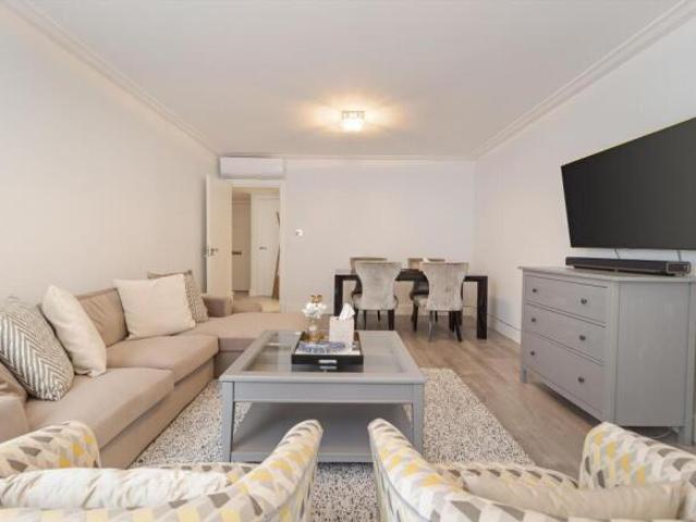 Flat for rent in Cat Hill