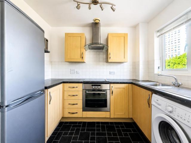 Flat for rent in Heathlands, East Sussex