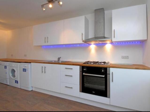 Flat for rent in Barnes, Greater London